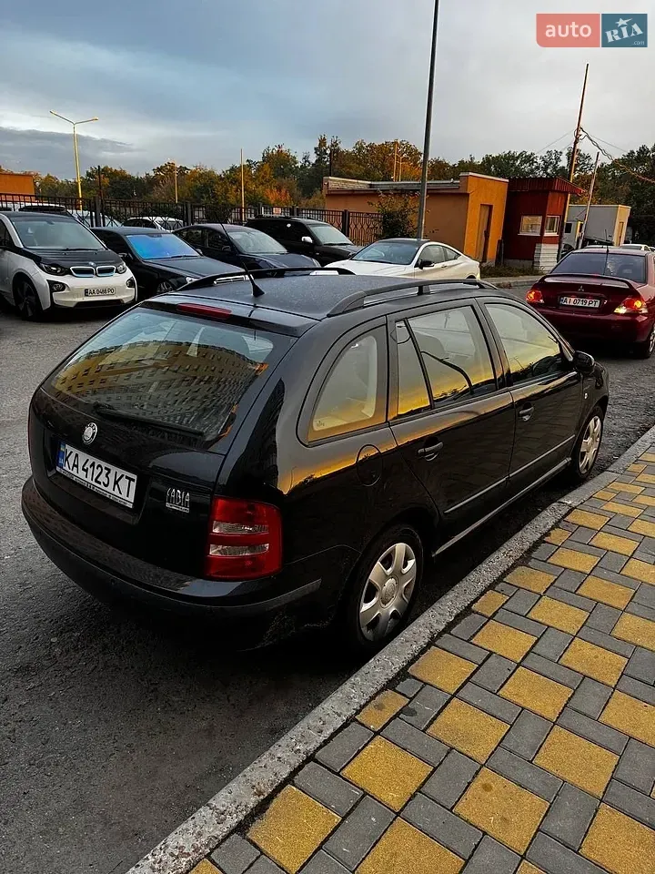 Skoda Fabia 2004 photo 3
