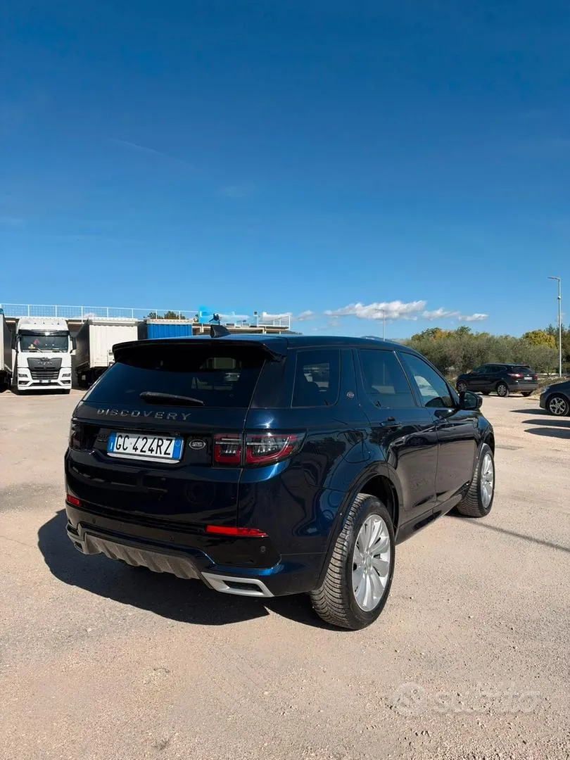 Land Rover Discovery Sport 2021 photo 4