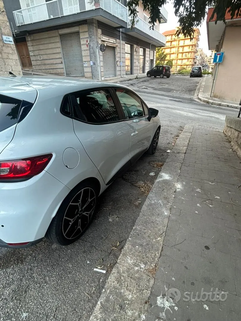 Renault Clio 2016 photo 2