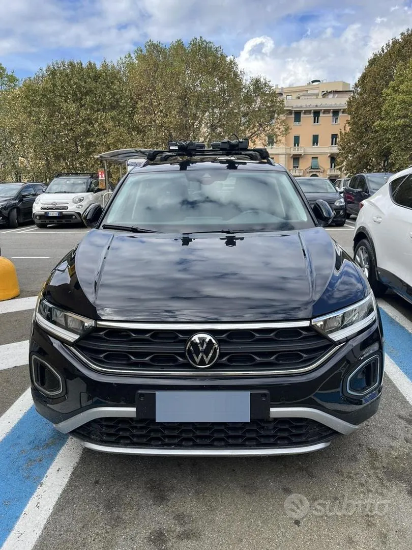 Volkswagen T-Roc 2024 photo 2