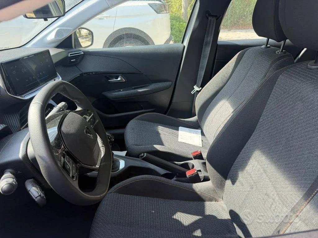 Peugeot 208 2025 photo 5