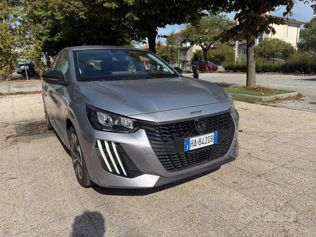 Peugeot 208 2025 photo 3