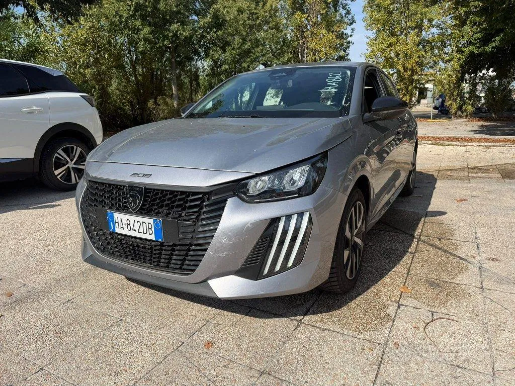 Peugeot 208