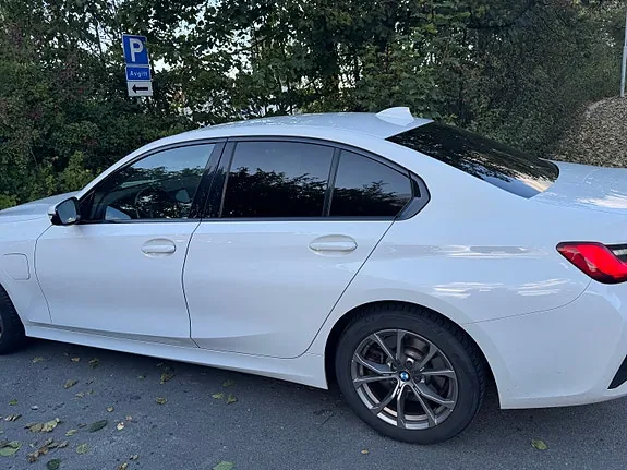 BMW 330E 2021 photo 4
