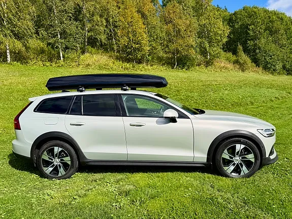 Volvo V60 Cross Country 2019 photo 4