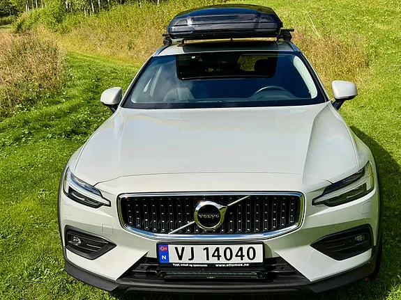 Volvo V60 Cross Country 2019 photo 2
