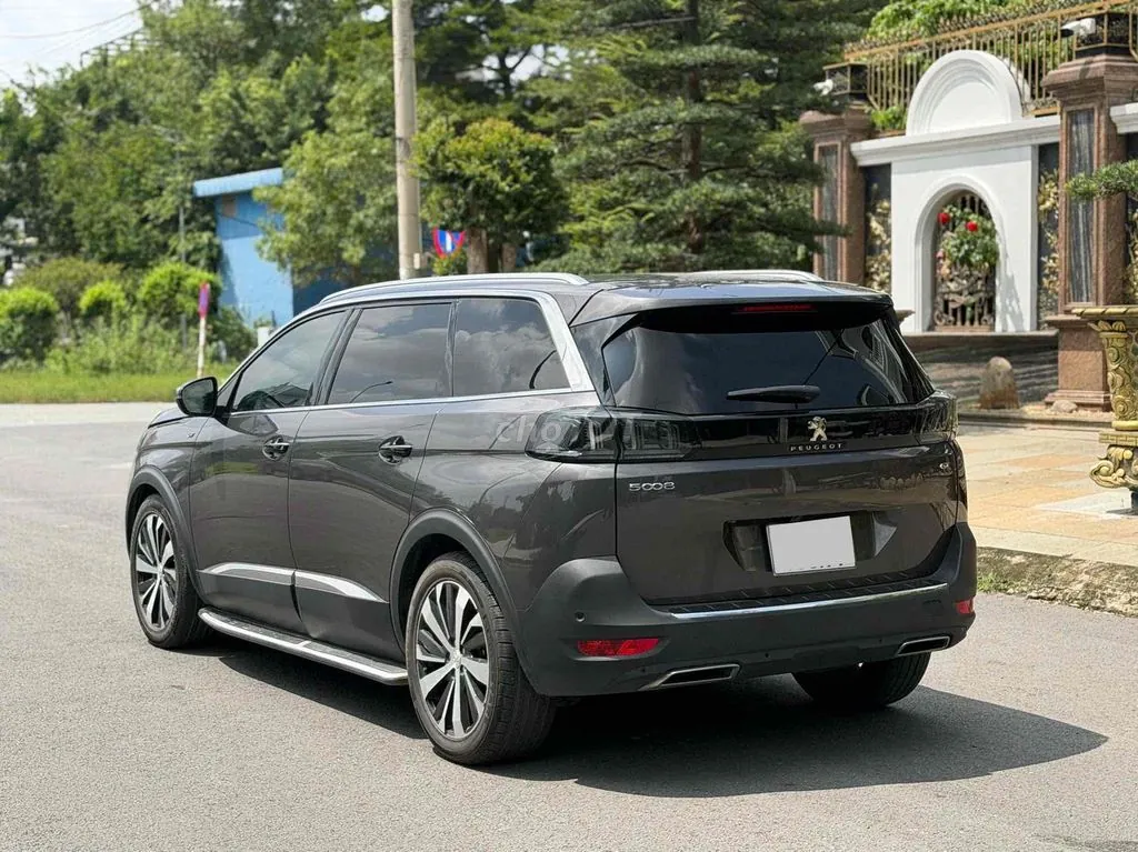 Peugeot 5008 2022 photo 3