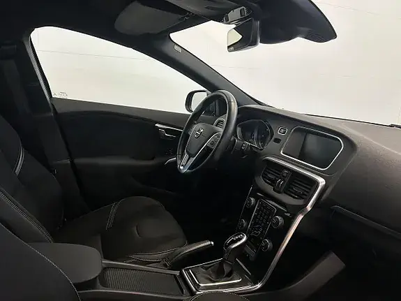 Volvo V40 2018 photo 4