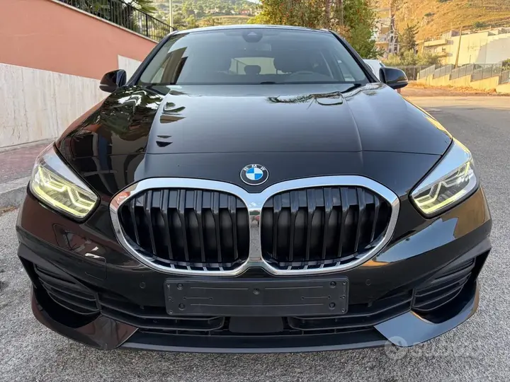 BMW 1 Series 2022 photo 2