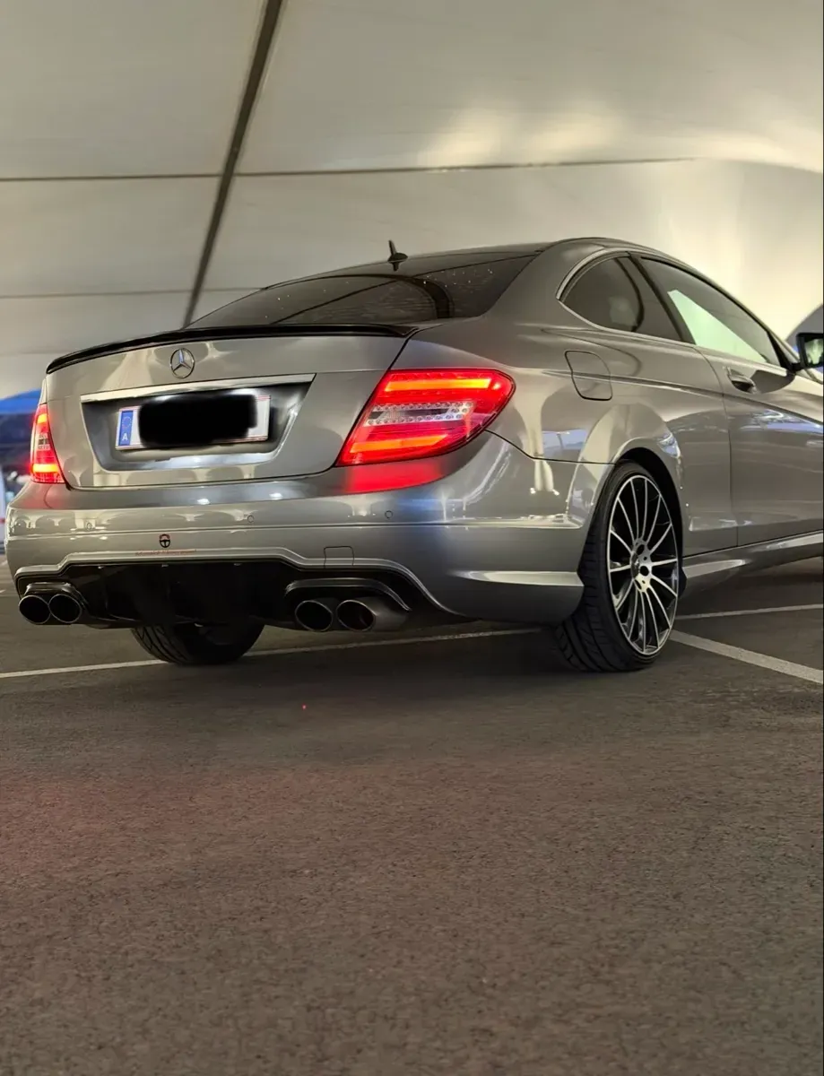 Mercedes-Benz C-Class 2011 photo 3