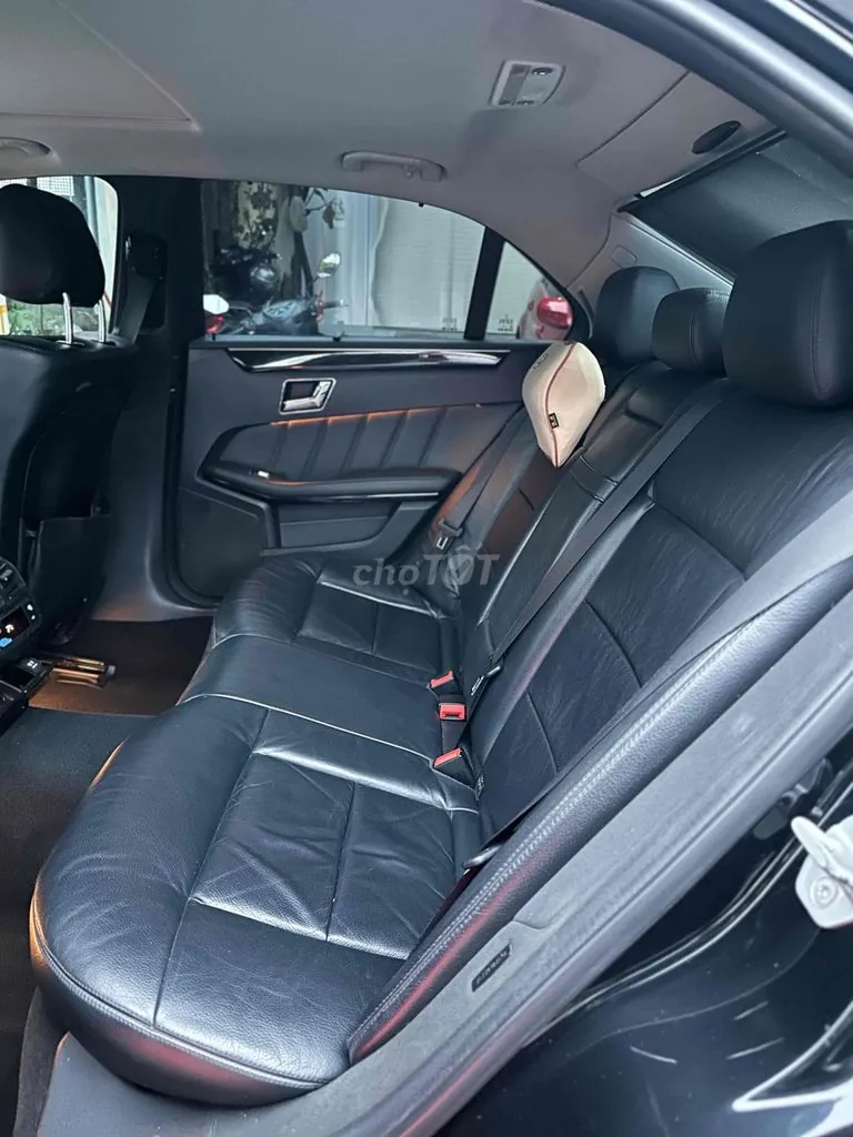 Mercedes-Benz E-Class 2011 photo 5