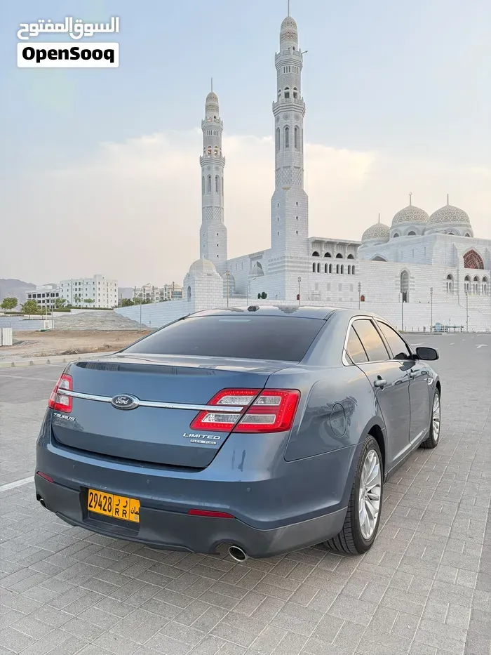 Ford Taurus 2018 photo 2