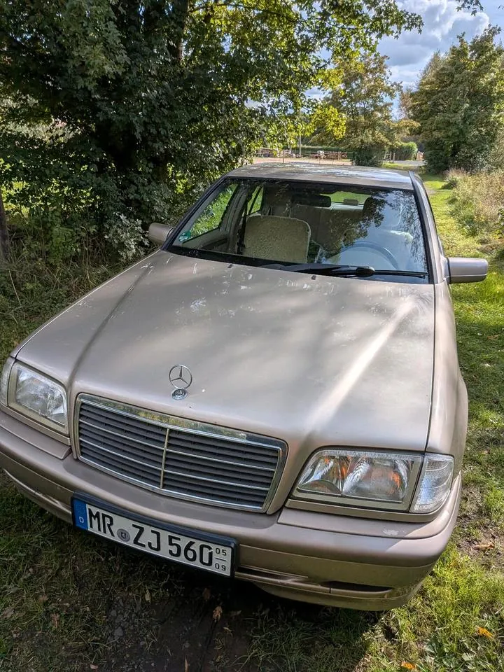 Mercedes-Benz C180