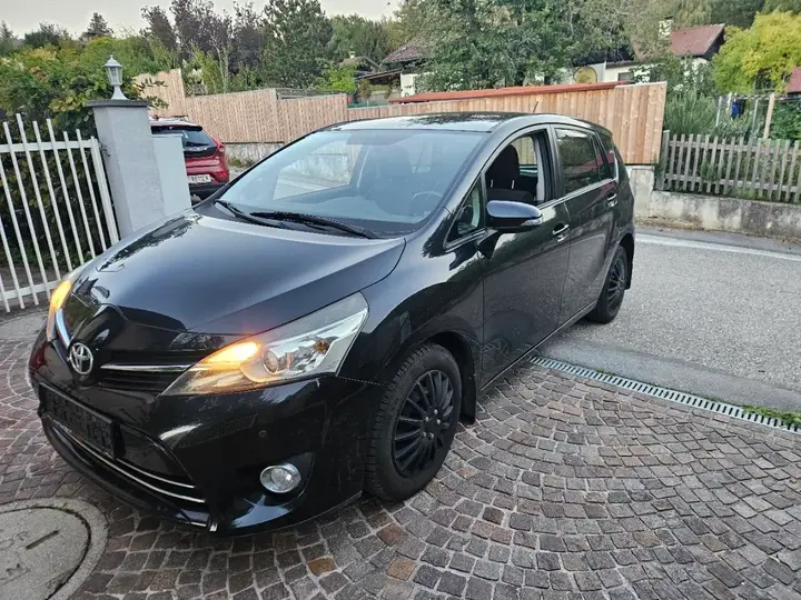 Toyota Verso 2015 photo 3