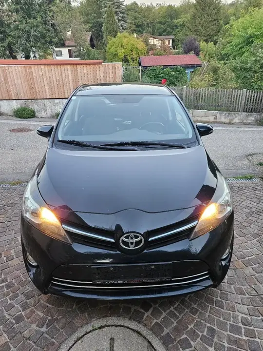 Toyota Verso 2015 photo 2