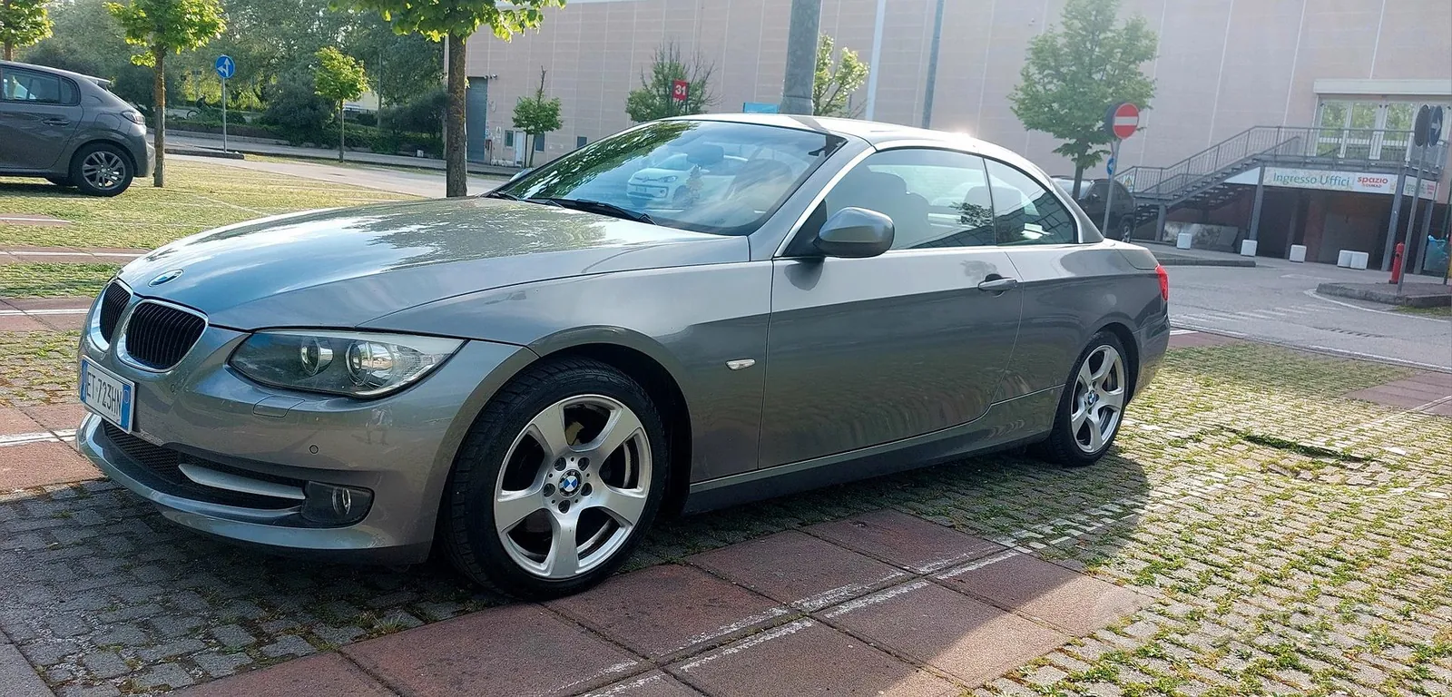 BMW 320D 2011 photo 2