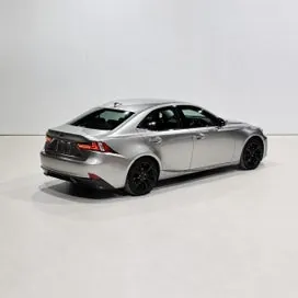 Lexus Is 300H 2015 photo 3
