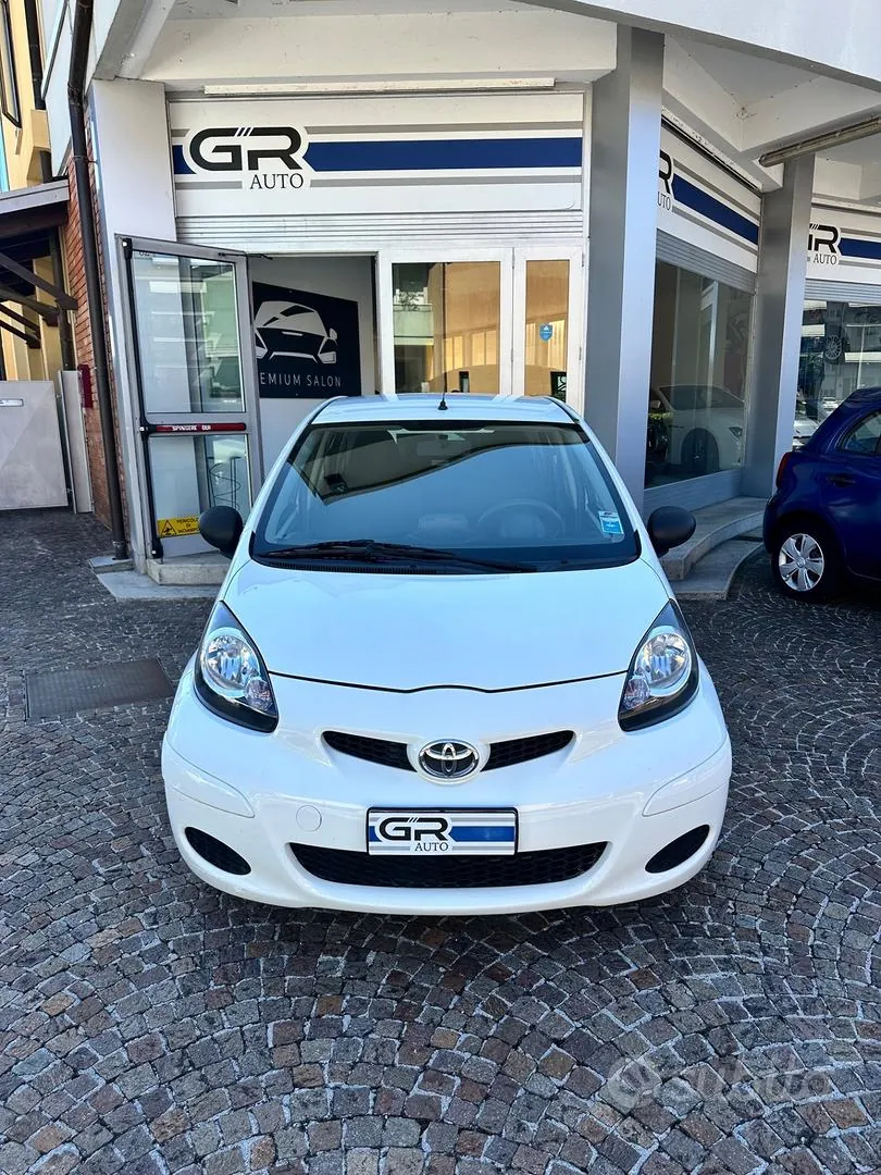 Toyota Aygo 2011 photo 2