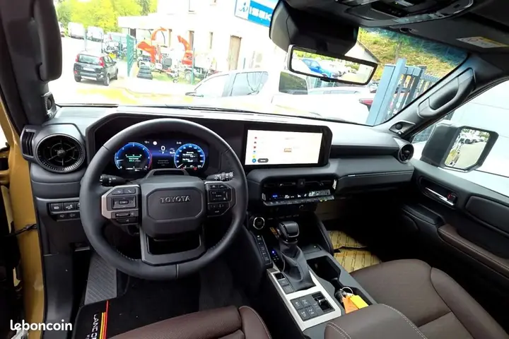 Toyota Land Cruiser 2024 photo 3