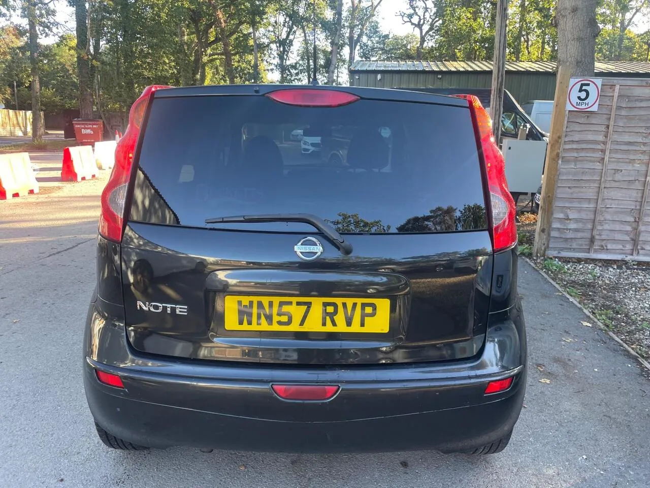 Nissan Note 2008 photo 3