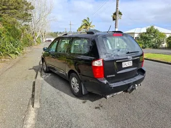 Kia Carnival 2012 photo 5