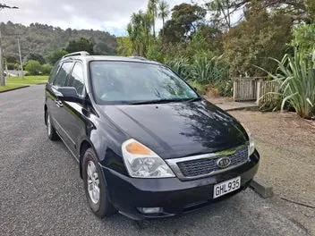 Kia Carnival 2012 photo 2