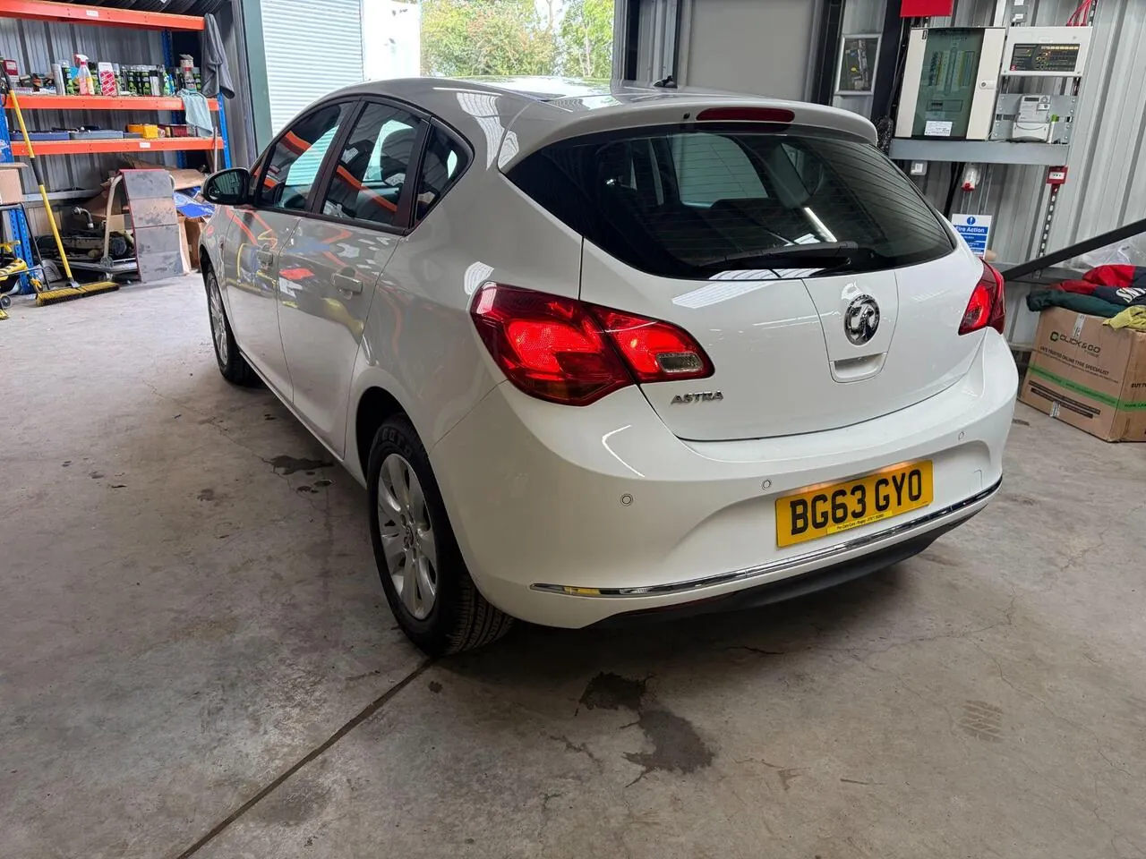 Vauxhall Astra 2013 photo 4