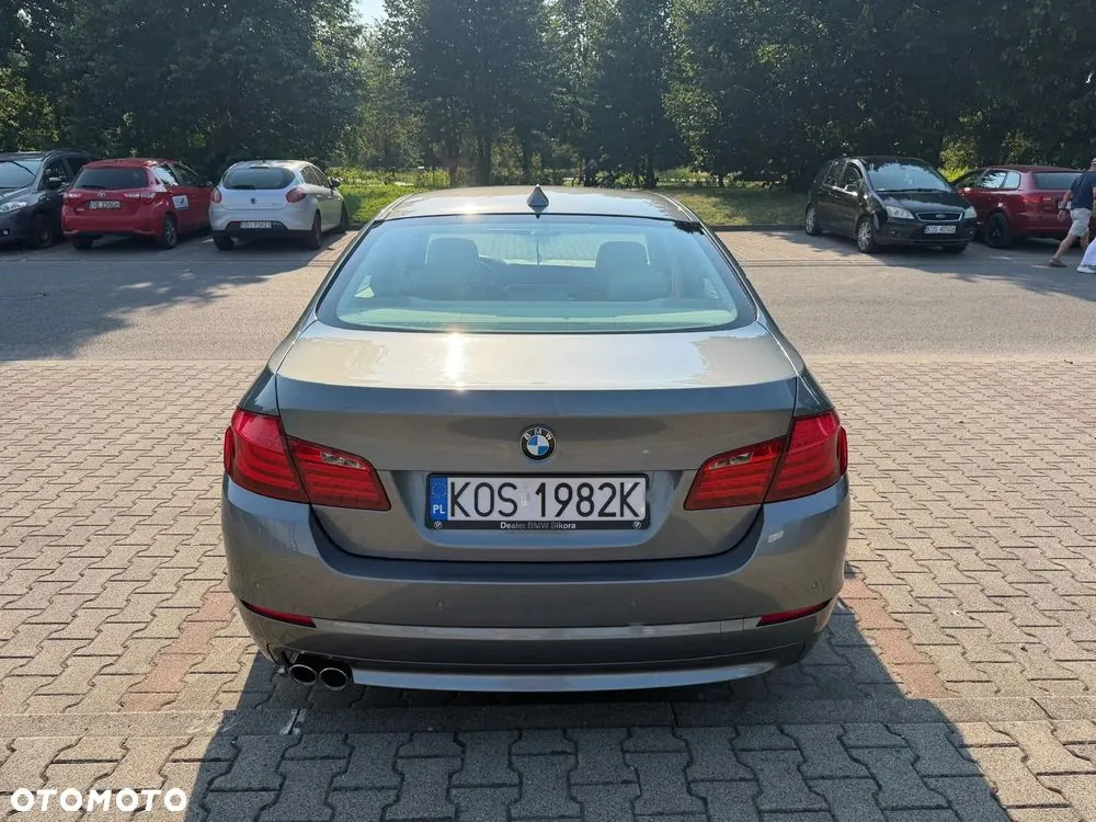 BMW 523I 2011 photo 4