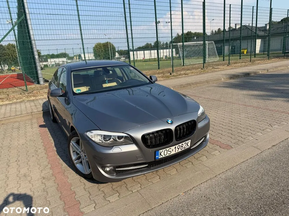BMW 523I