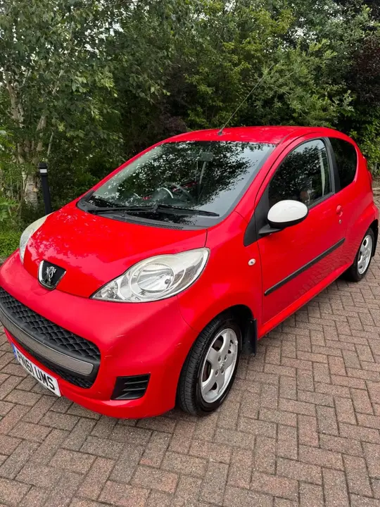Peugeot 107 2011 photo 3