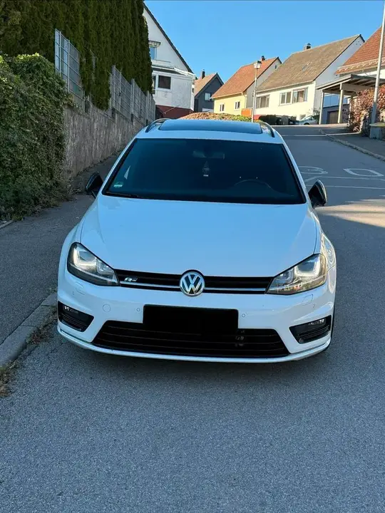 Volkswagen Golf R-Line