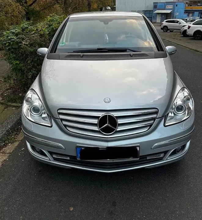 Mercedes-Benz B200