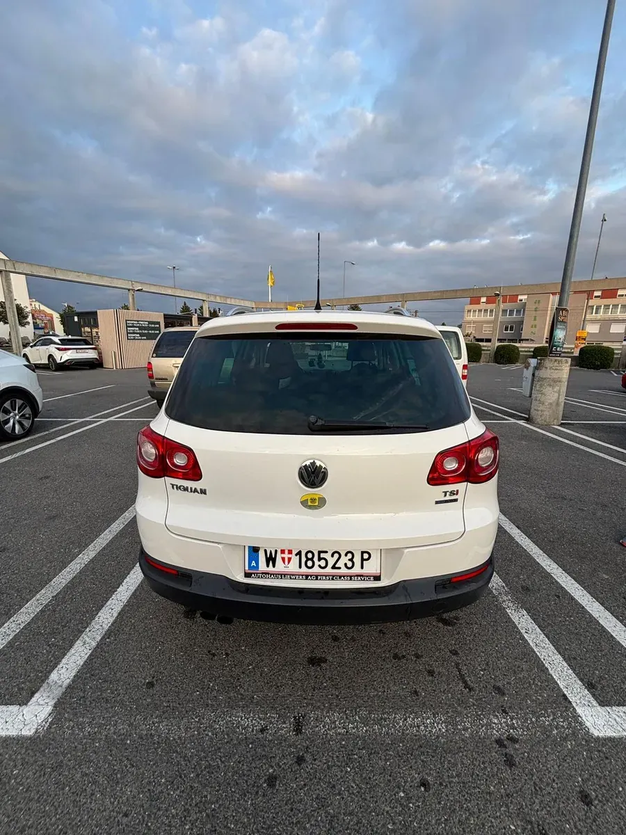 Volkswagen Tiguan 2010 photo 2