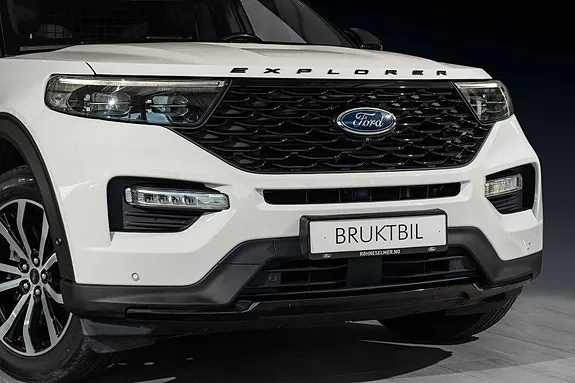 Ford Explorer 2022 photo 2