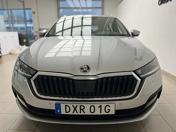 Skoda Octavia 2024 photo 4