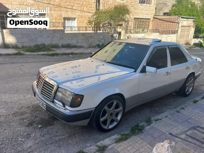 Mercedes-Benz E-Class 1986 photo 5