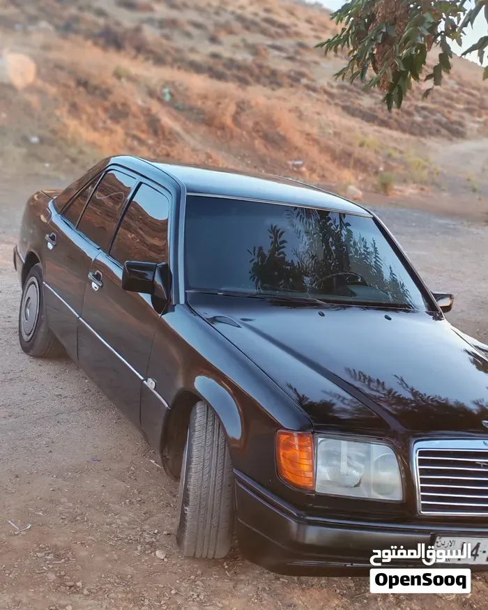 Mercedes-Benz E-Class 1986 photo 2