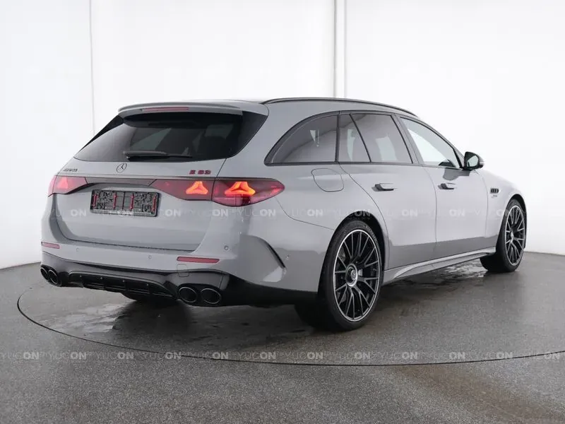 Mercedes-Benz E-Class 2025 photo 3