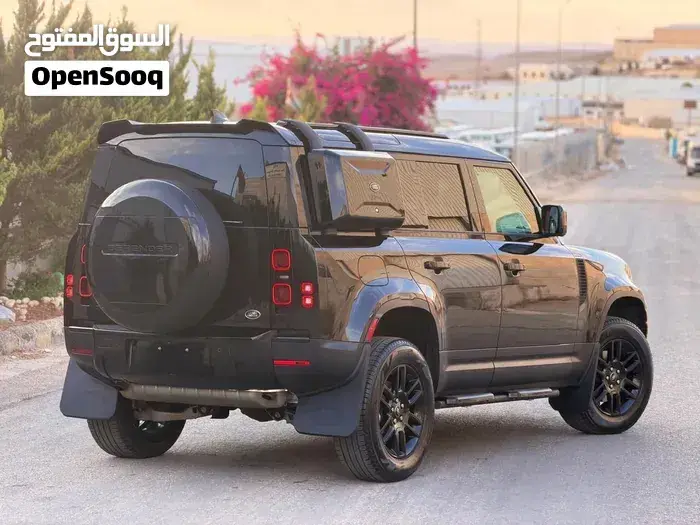 Land Rover Defender 2022 photo 3