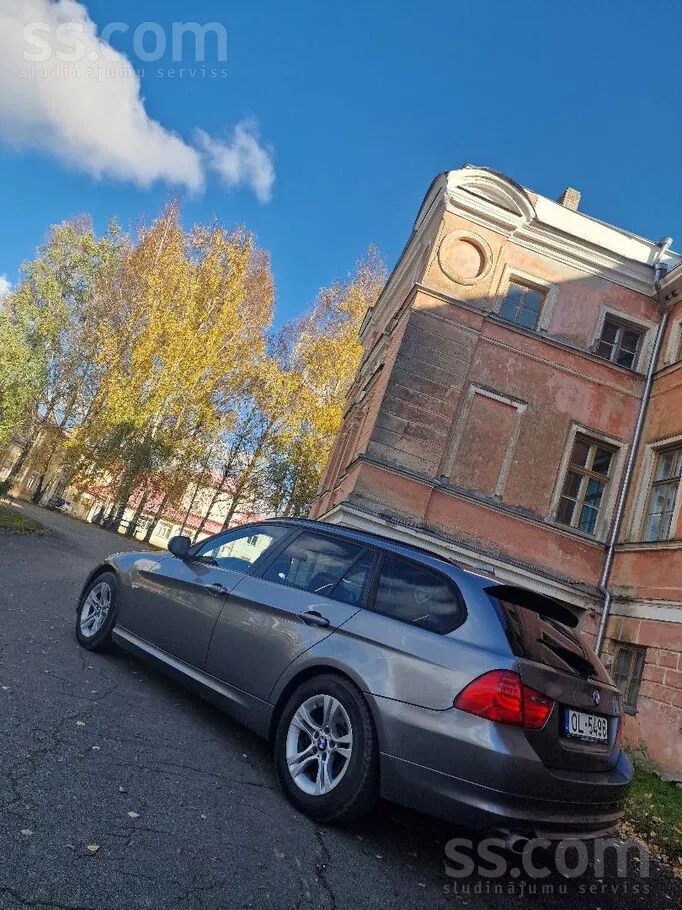BMW 320 2009 photo 4