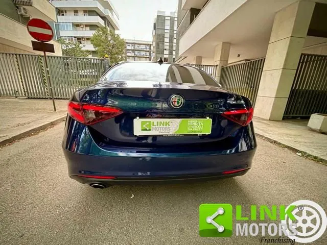 Alfa Romeo Giulia 2019 photo 4