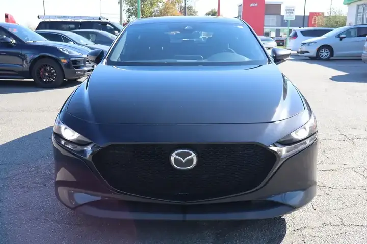 Mazda Mazda3 2019 photo 2