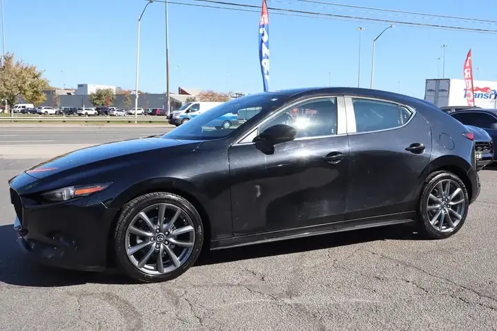 Mazda Mazda3 2019 photo 3