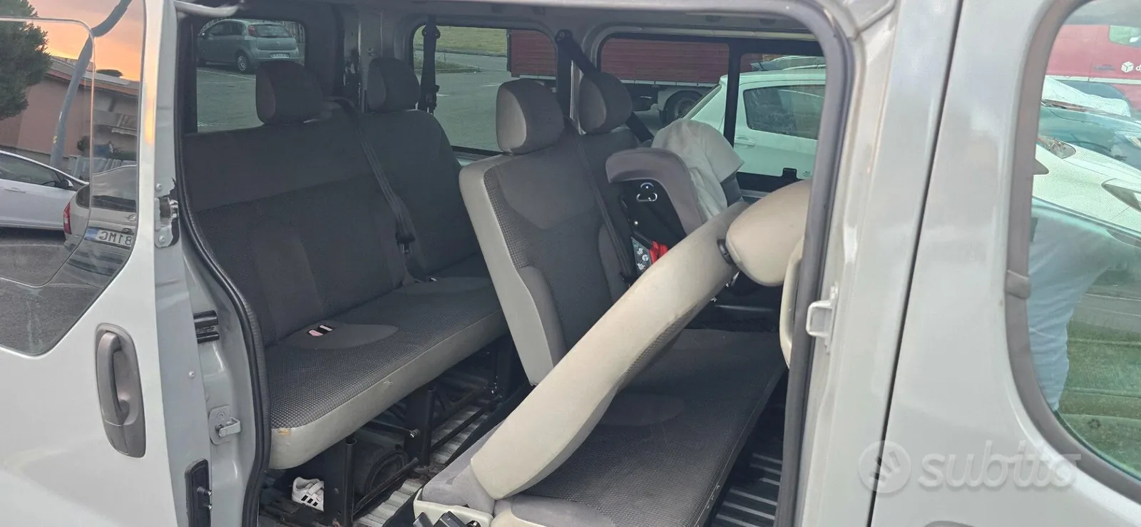 Opel Vivaro 2008 photo 4