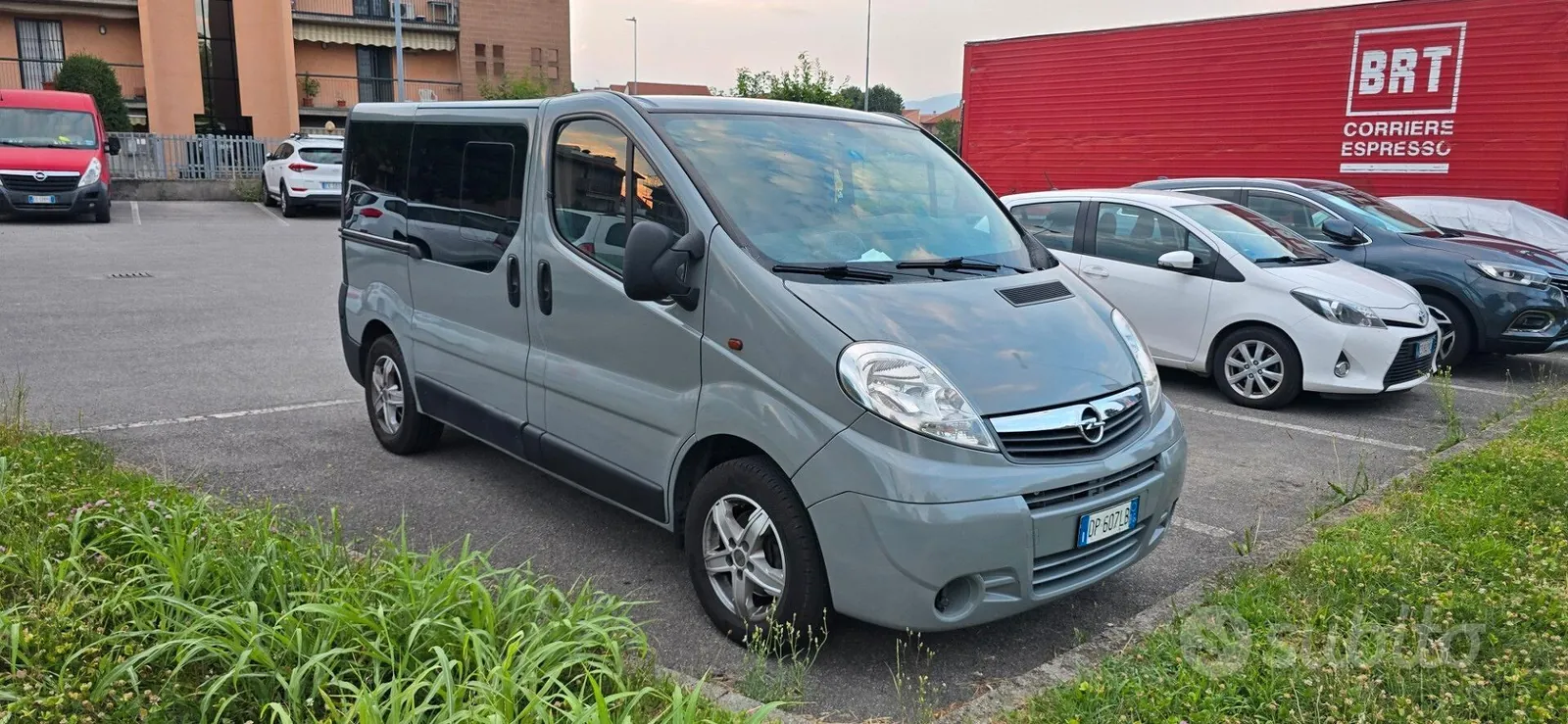 Opel Vivaro 2008 photo 2
