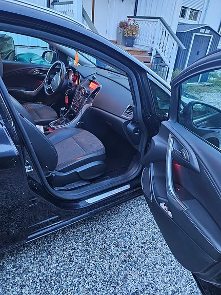 Opel Astra 2011 photo 5