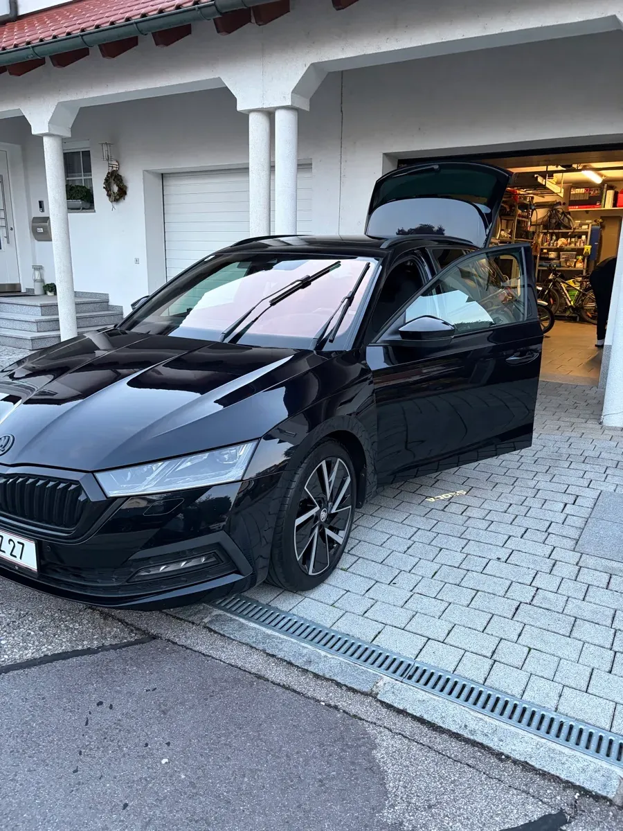 Skoda Octavia 2021 photo 2