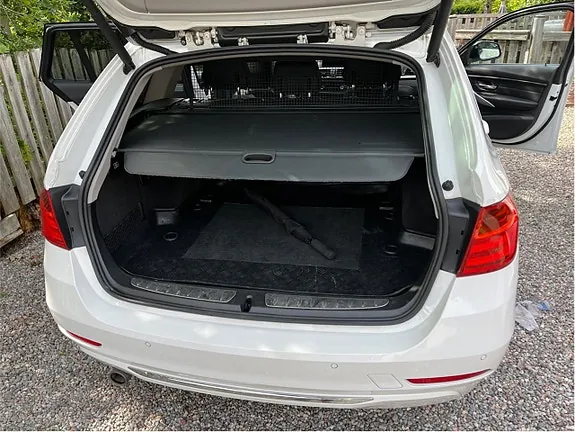 BMW 320 2016 photo 2