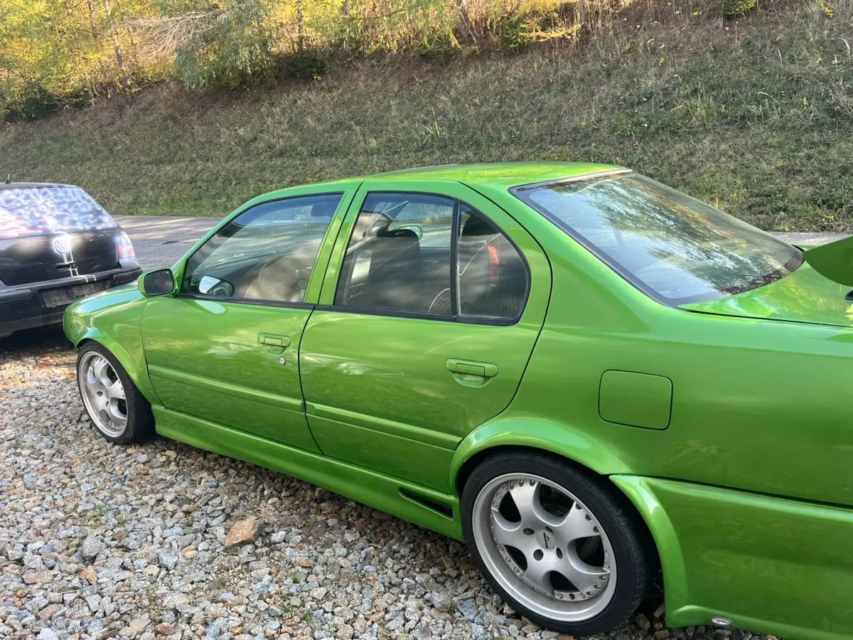 Nissan Primera 1996 photo 2