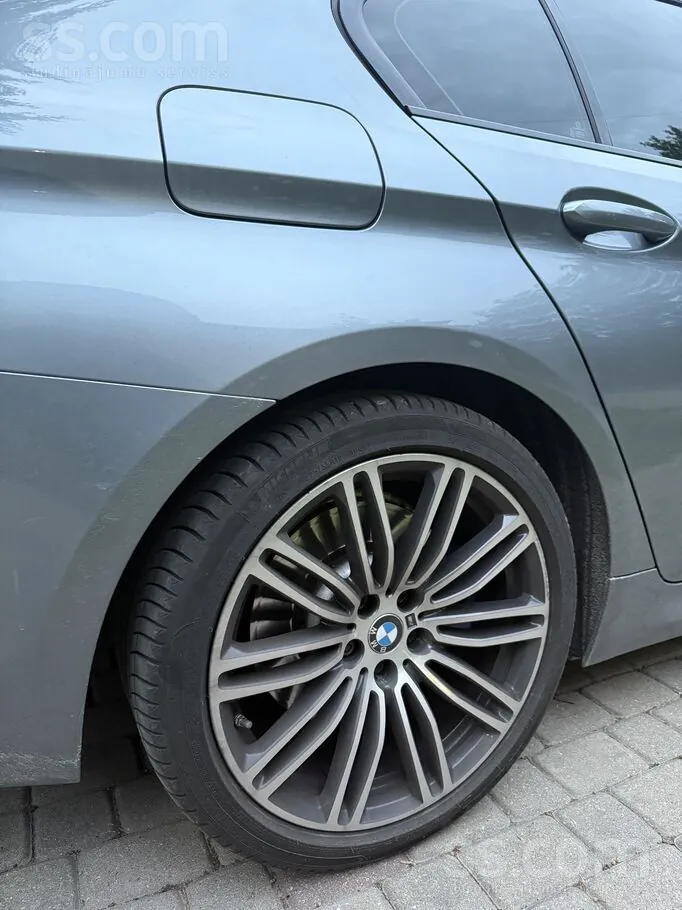 BMW 530D 2019 photo 3